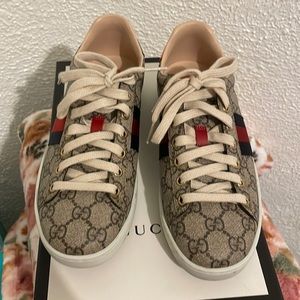 GUCCI WOMEN SNEAKERS
